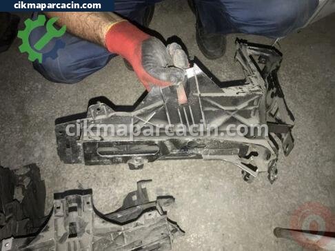 BMW 5 Serisi Far Braketi çıkma parça