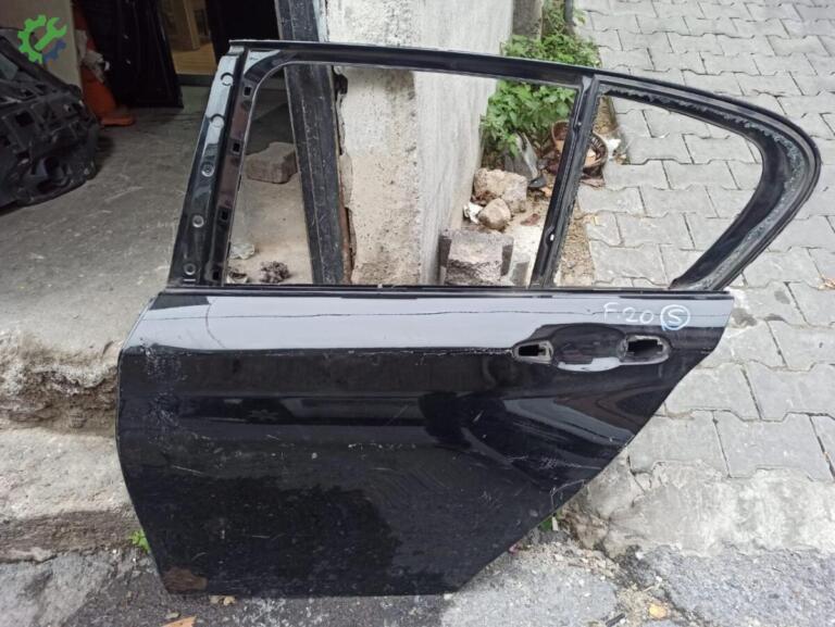 BMW 1 Serisi Sol Arka Kapı çıkma parça
