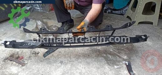 BMW 3 Serisi Tampon Braketi çıkma parça
