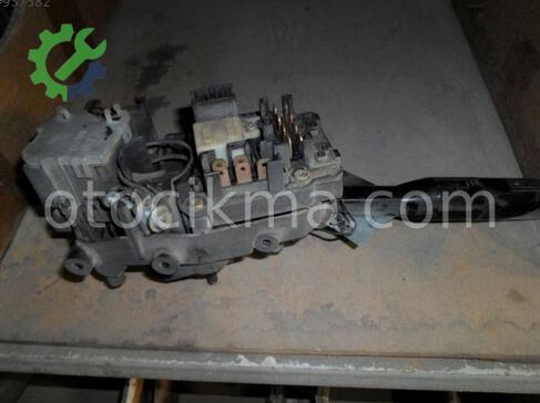 Mazda B-2500 Sinyal Kolu çıkma parça
