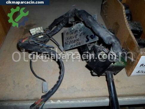 Mitsubishi Lancer Sinyal Kolu çıkma parça