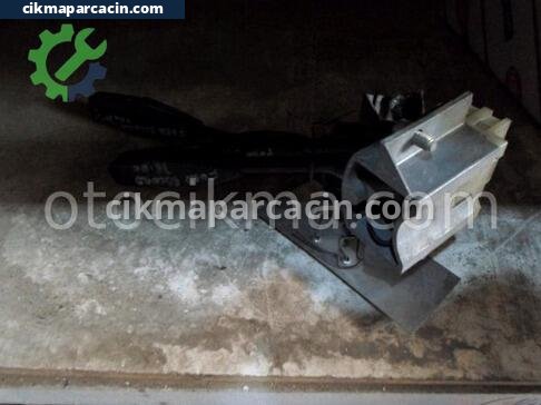 Ford Escort Sinyal Kolu çıkma parça