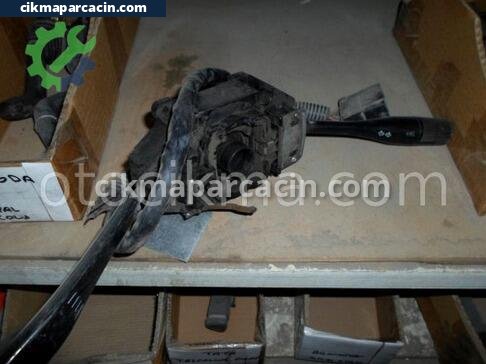 Mitsubishi L300 Sinyal Kolu çıkma parça