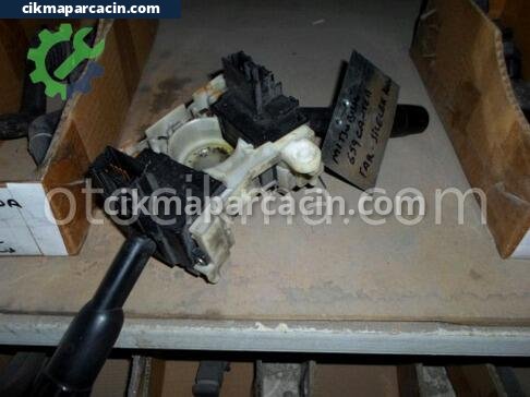 Mitsubishi Canter Sinyal Kolu çıkma parça