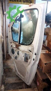 Fiat Ducato Sağ Ön Kapı çıkma parça