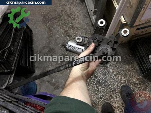 Ford Fiesta Arka Silecek Motoru çıkma parça