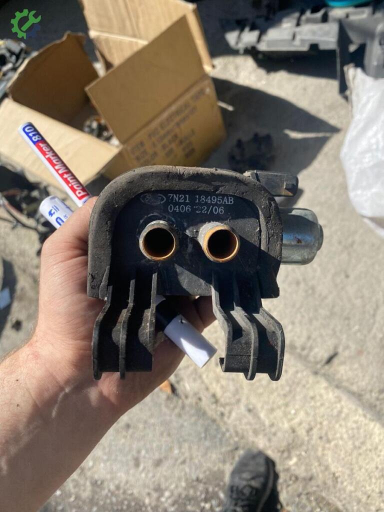 Ford Fiesta Kalorifer Musluğu çıkma parça