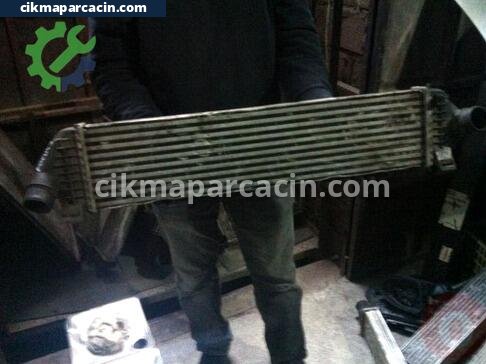 Ford Focus Intercooler Radyatörü çıkma parça