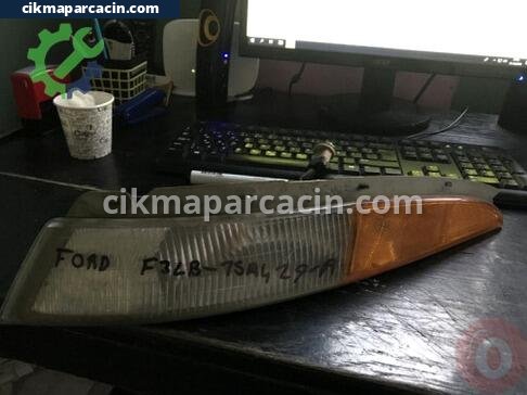 Ford Focus Sinyal çıkma parça