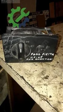 Ford Fiesta Far Anahtarı çıkma parça