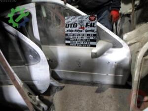 FORD MONDEO 1997 2.0 ÖN SAĞ KAPI  GRİ ÇIKMA