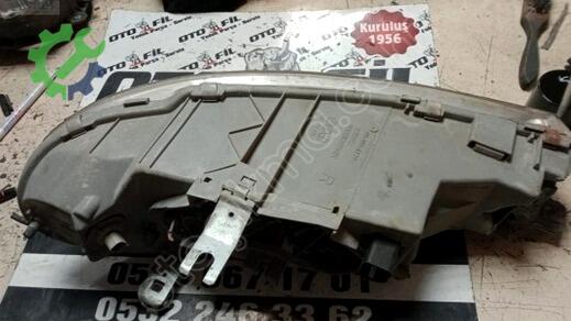 Ford Mondeo Sağ Ön Far çıkma parça