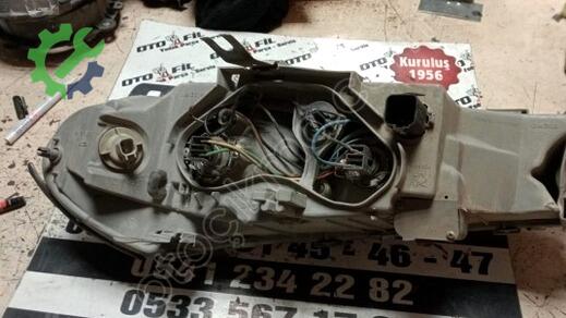 Ford Mondeo Sağ Ön Far çıkma parça