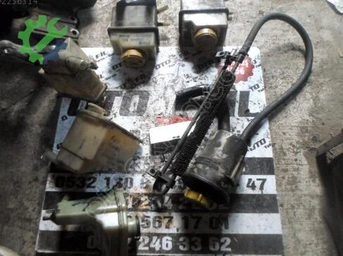 Ford Sierra Direksiyon Yağ Deposu çıkma parça