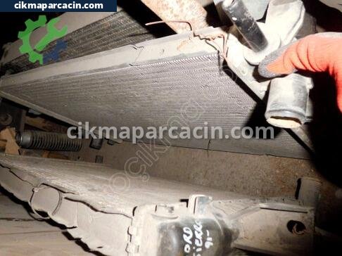 Ford Transit Su Radyatörü çıkma parça