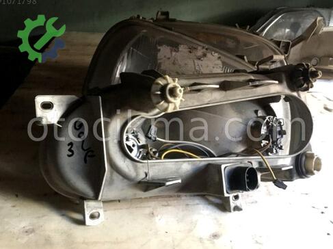 Volkswagen Golf Sağ Ön Far çıkma parça