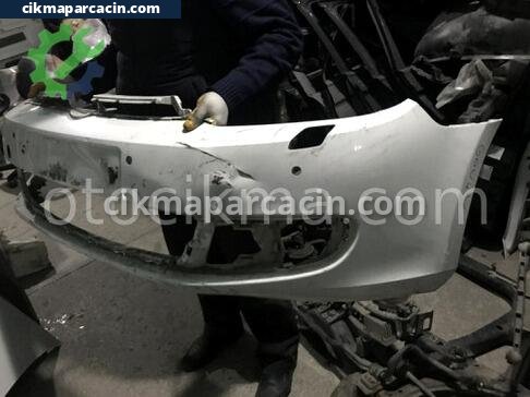 Volkswagen Golf Ön Tampon çıkma parça