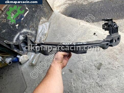 Volkswagen Golf Far Braketi çıkma parça