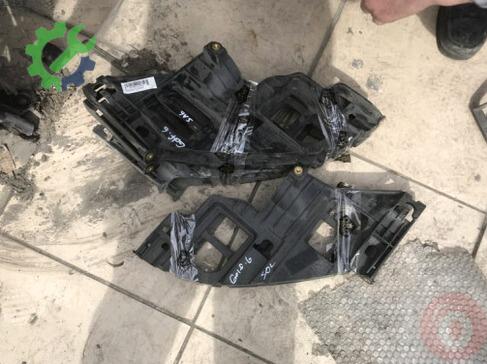 Volkswagen Golf Far Braketi çıkma parça