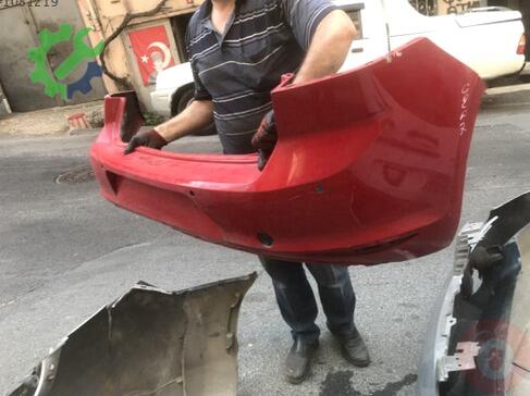 Volkswagen Golf Arka Tampon çıkma parça