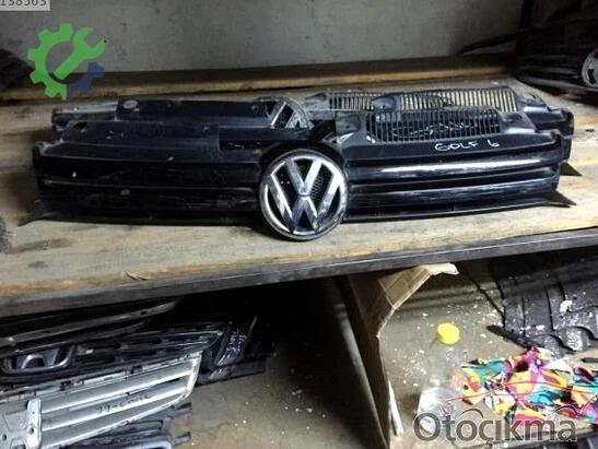Volkswagen Golf Ön Panjur çıkma parça