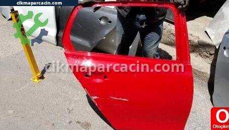 Volkswagen Golf Sağ Arka Kapı çıkma parça
