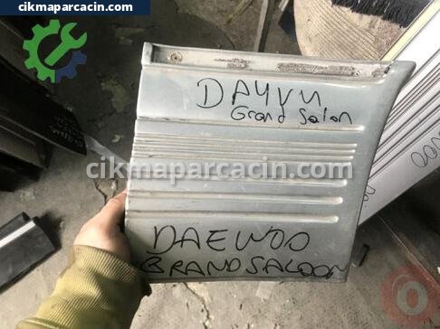 Daewoo Super Saloon Sağ Ön Çamurluk çıkma parça