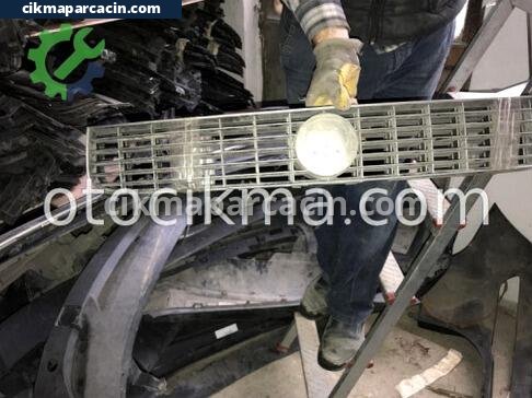 Fiat Punto Ön Panjur çıkma parça