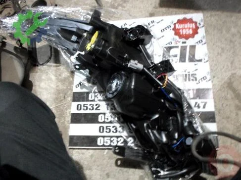 Honda Civic Sağ Ön Far çıkma parça