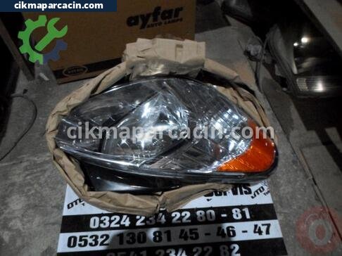 Hyundai Accent Sağ Ön Far çıkma parça