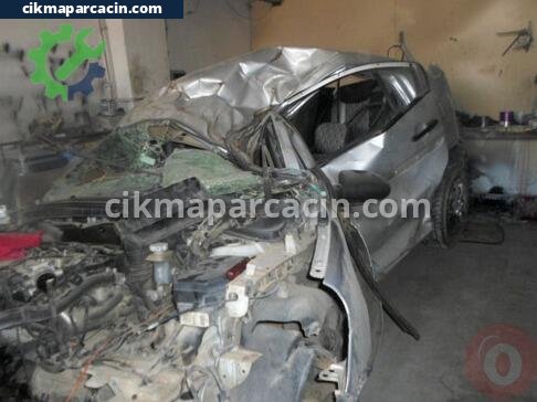 Hyundai Accent Silindir Kapak çıkma parça