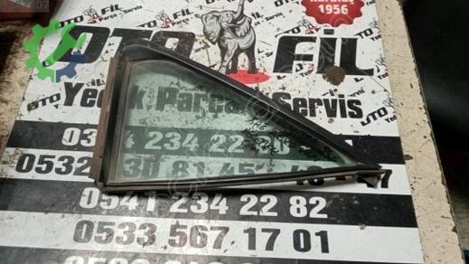Hyundai Accent Sağ Arka Kelebek Camı çıkma parça
