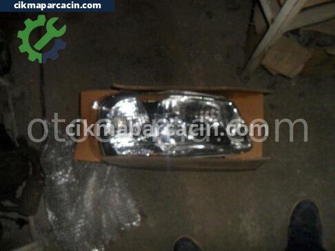 Hyundai Accent Sağ Ön Far çıkma parça