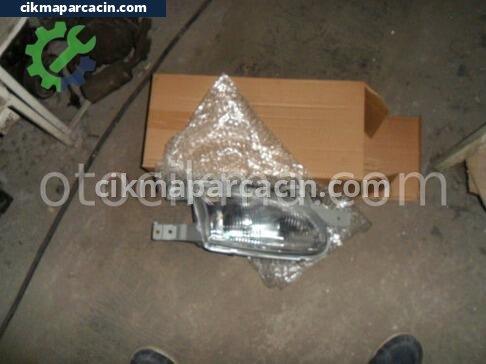 Hyundai Accent Sağ Ön Far çıkma parça