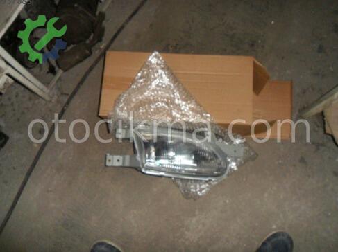Hyundai Accent Sağ Ön Far çıkma parça