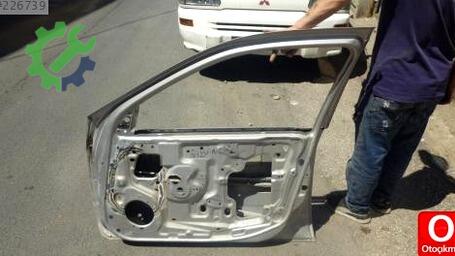 Infiniti I30 Sağ Ön Kapı çıkma parça