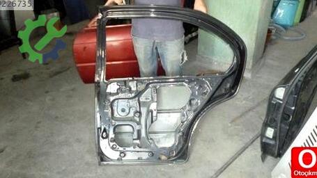 Infiniti I30 Kapı (Arka Sağ) çıkma parça