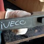 İVECO SOL ÖNKAPI KOLU İVECO ORJİNAL ÇIKMA PARÇA