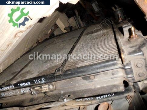 Jeep Grand Cherokee Su Radyatörü çıkma parça
