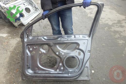 Volkswagen Jetta Sağ Ön Kapı çıkma parça