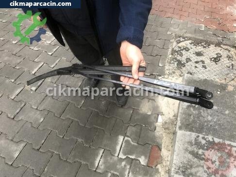 Renault Kangoo Silecek Kolu çıkma parça