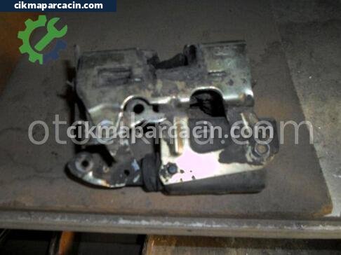 Suzuki Swift Kapı (Arka Sağ) çıkma parça