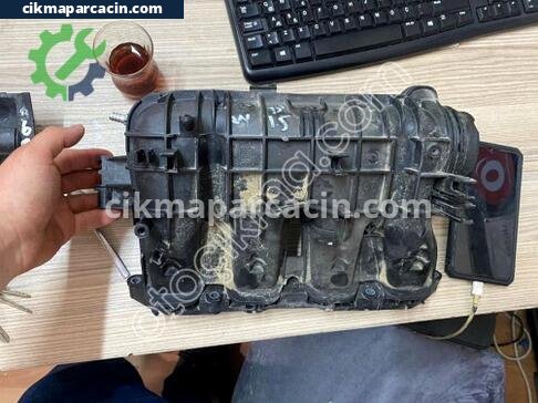 Skoda Karoq Emme Manifoldu çıkma parça