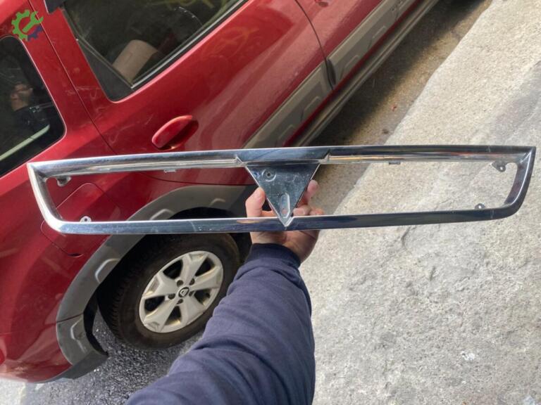 Mitsubishi Lancer Ön Panjur çıkma parça