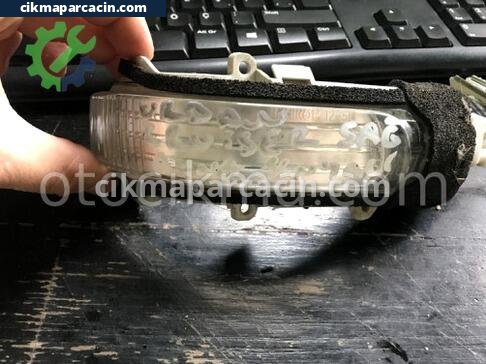 Toyota Land Cruiser Sinyal çıkma parça