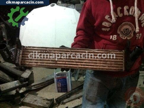 Dacia Logan Intercooler Radyatörü çıkma parça