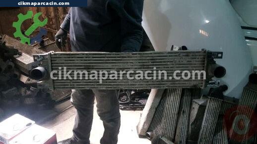 Renault Master Intercooler Radyatörü çıkma parça