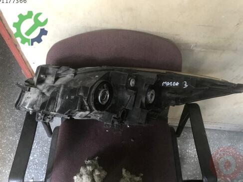 Mazda 3 Sağ Ön Far çıkma parça
