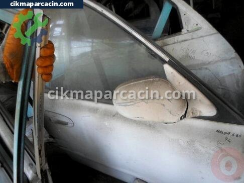 Mazda 626 Sağ Ön Kapı çıkma parça