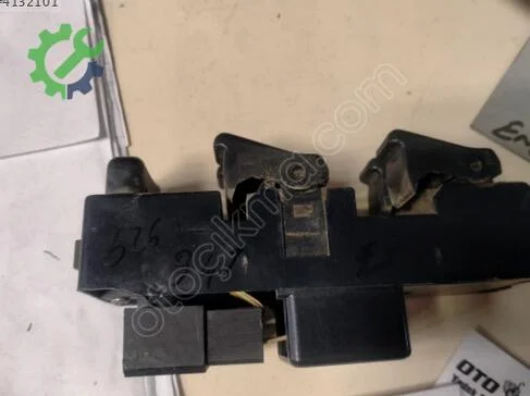 Mazda 121 Cam Düğmesi çıkma parça